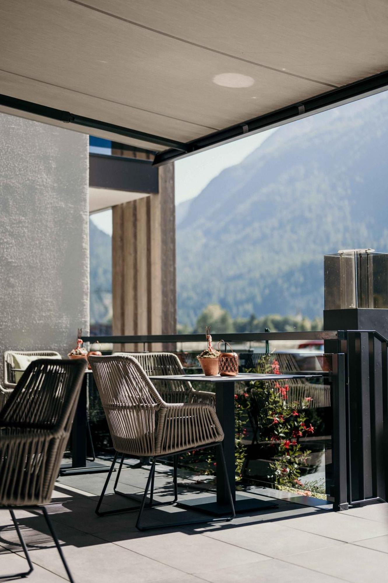 Vier Studios & Restaurant Längenfeld Buitenkant foto