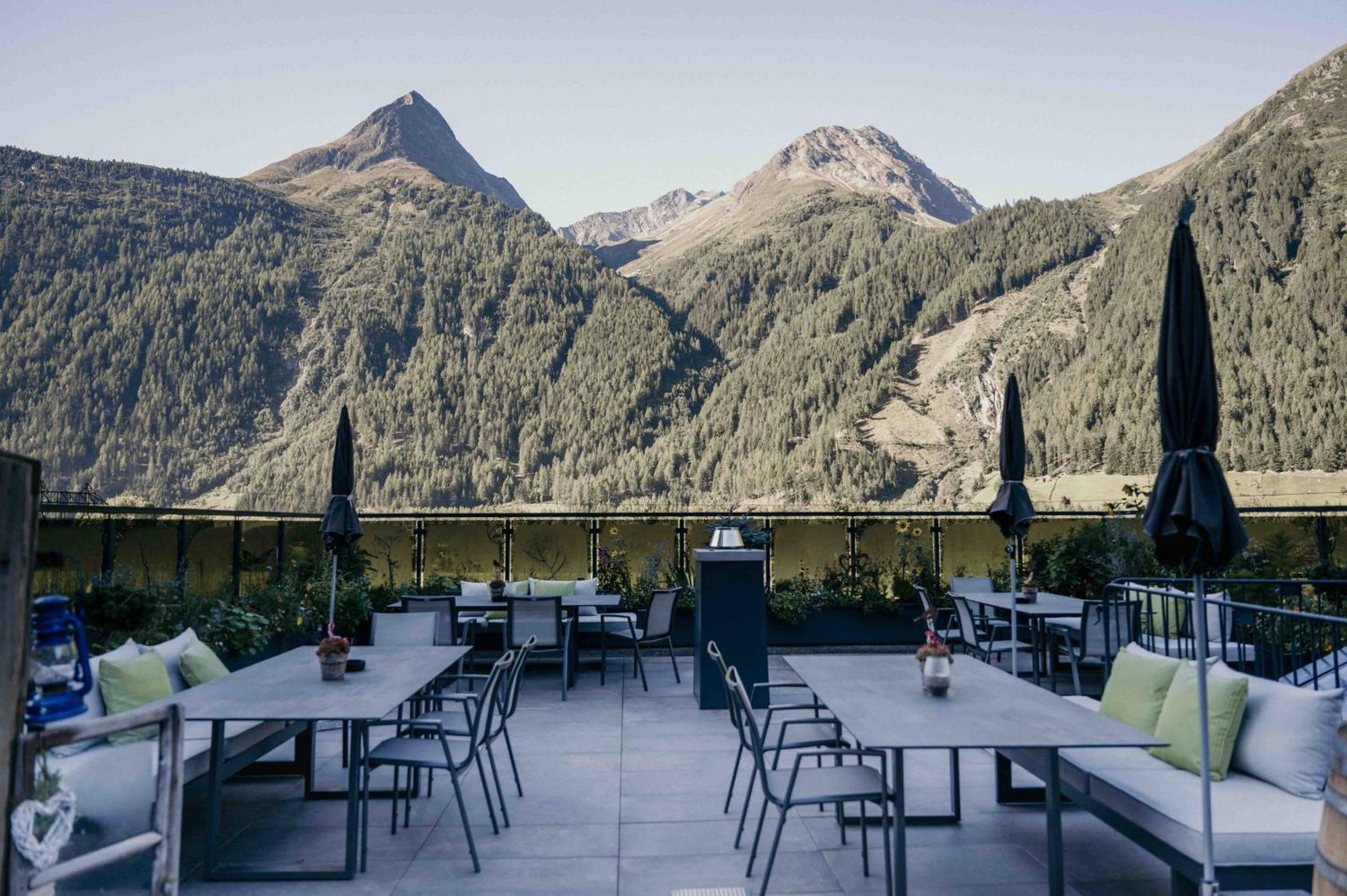 Vier Studios & Restaurant Längenfeld Buitenkant foto
