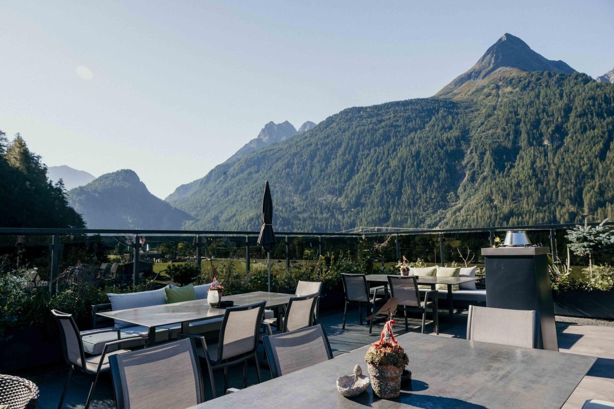 Vier Studios & Restaurant Längenfeld Buitenkant foto
